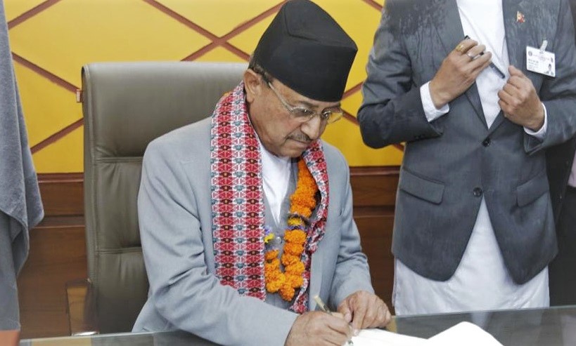 नवनियुक्त गृहमन्त्री श्रेष्ठले सुराकीको नाममा खर्च गर्ने प्रणालीलाई खारेज गर्ने निर्णय