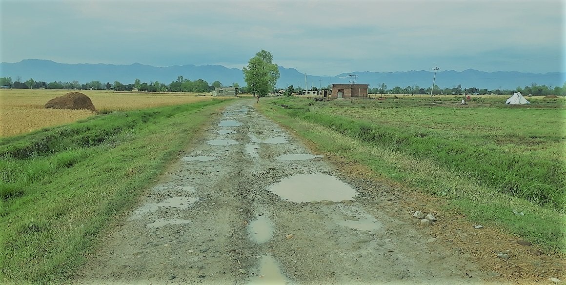 कैलालीको हसुलिया–बडैपुर सडक खण्डको अवस्था निर्माण अलपत्र