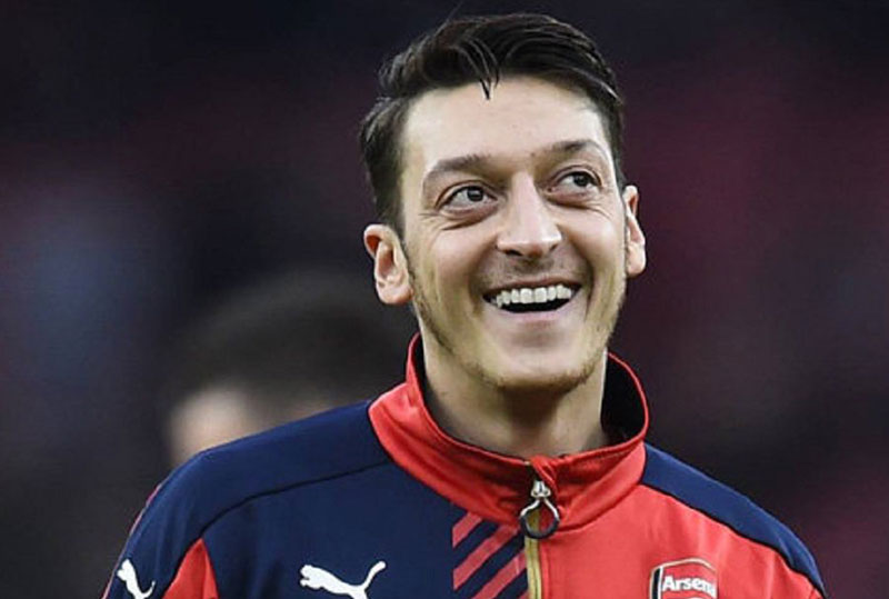 जर्मनीका ओजिलले फुटबलबाट सन्यासको घोषणा