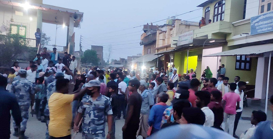 नेपाली युवालाई एसएसबीले कुटपिट गरेको भन्दै स्थानीयले विरोध प्रदर्शन गरे