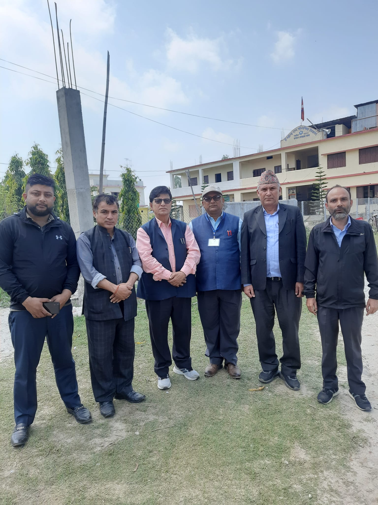 शिक्षा विकास तथा समन्वय एकाइ झापाका प्रमुखद्वारा महेन्द्र रत्न मा. वि.मा एसईई परीक्षाकेन्द्रकाे अनुगमन