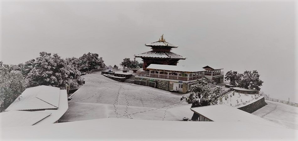 चन्द्रागिरि डाँडामा हिमपात भए