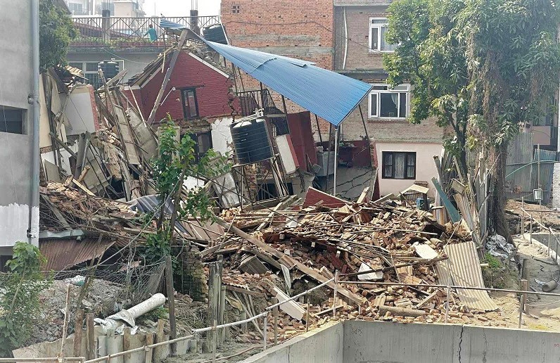 ललितपुरको बखुण्डोलमा जमिन भासिए