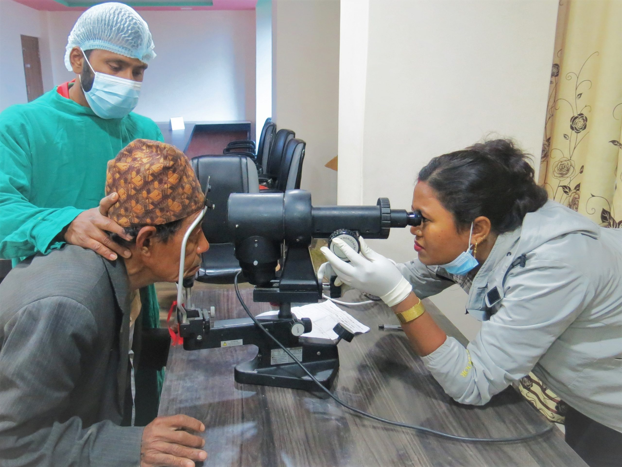 धनकुटामा निःशुल्क आँखा शिविरबाट ७५ जनाको आँखाको शल्यक्रिया गरियो