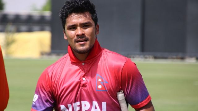 कुवेतविरुद्ध नेपाली फास्ट बलर करण केसी एक्लैले पाँच विकेट लिदै उत्कृष्ट प्रदर्शन गरे