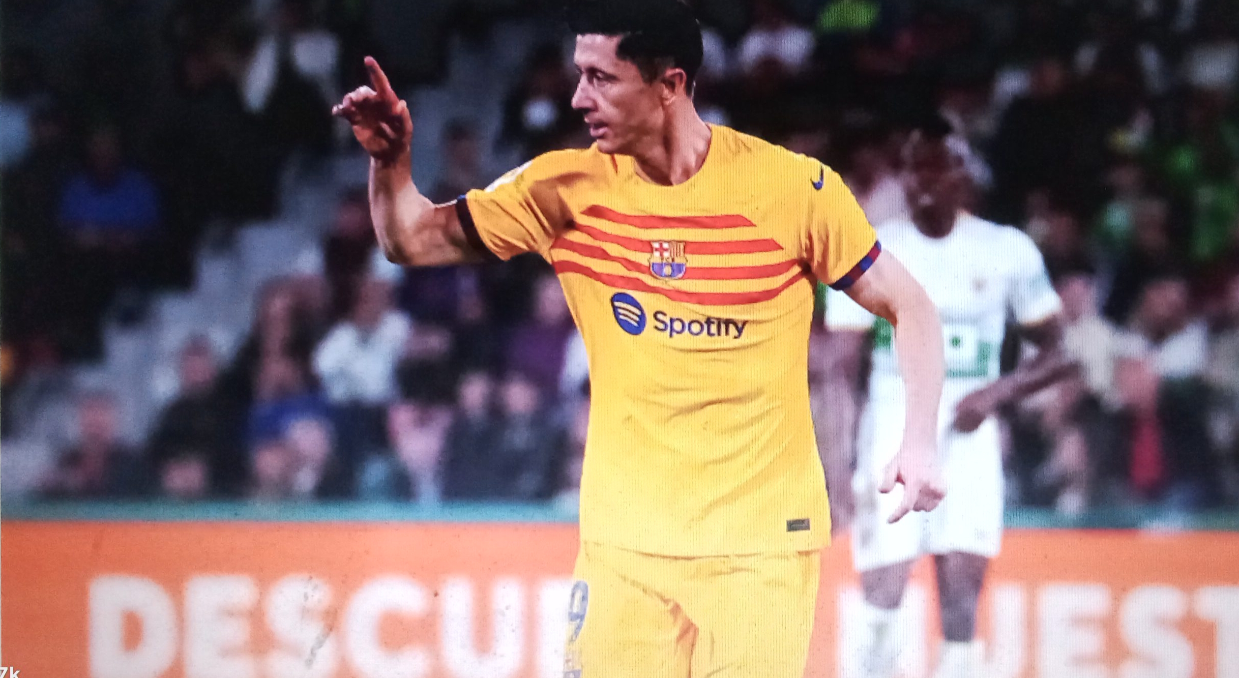 बार्सिलोनाले घरेलु टोली इल्चेलाई ४-० गोल अन्तरले हराए