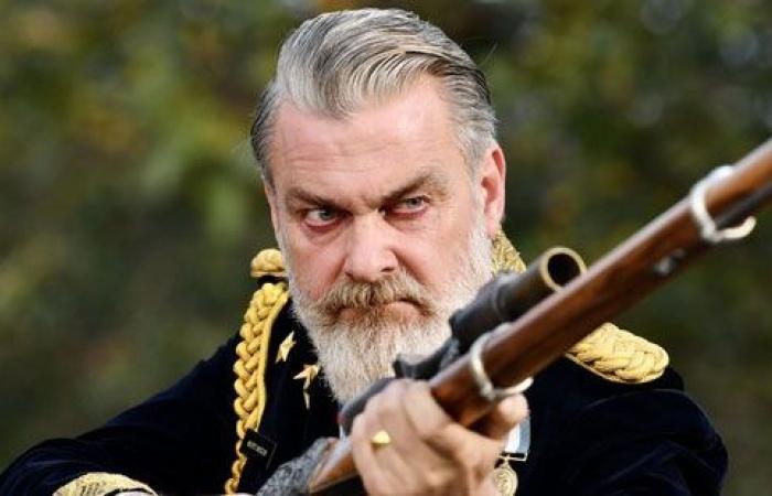 आइरिस अभिनेता रे स्टीवेन्सनको निधन