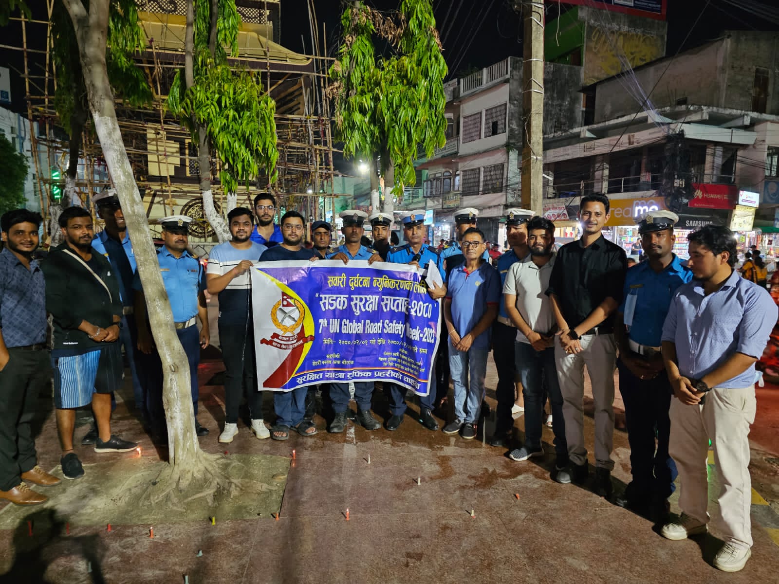 वीरगञ्जमा सडक दुर्घटनामा परेका मृतकहरुको आत्माको चीरशान्तिको लागि गरियो मौनधारण