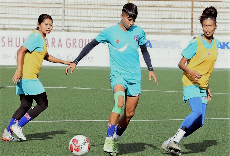 अन्तर्राष्ट्रिय मैत्रीपूर्ण फुटबल: आज बंगलादेशसँग नेपाली राष्ट्रिय महिला फुटबल टिमले खेल्दै