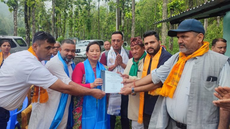 हेटौंडा ३ द्वारा खानेपानी आयोजना बोर्डलाई हस्तान्तरण