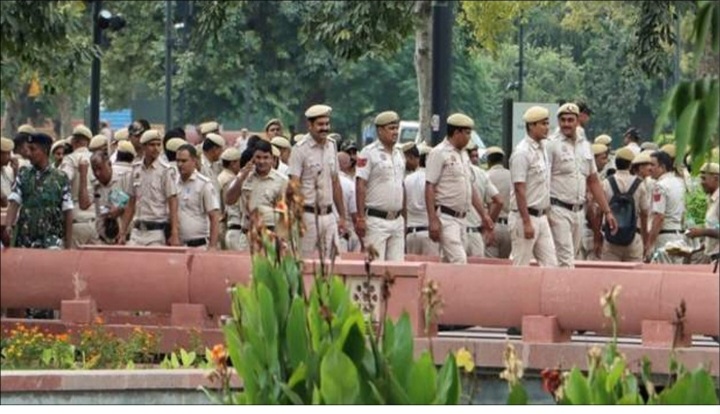 दिल्लीमा न्युजक्लिकमा आबद्ध पत्रकारको घरमा दिल्ली प्रहरीको छापा