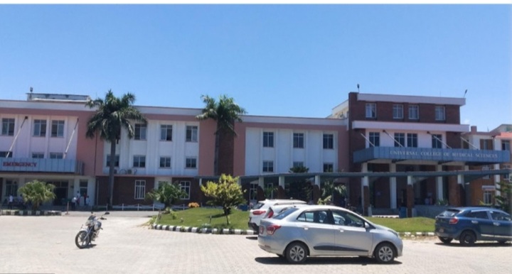 युनिभर्सल शिक्षण अस्पताल तीन सातादेखि अस्तव्यस्त