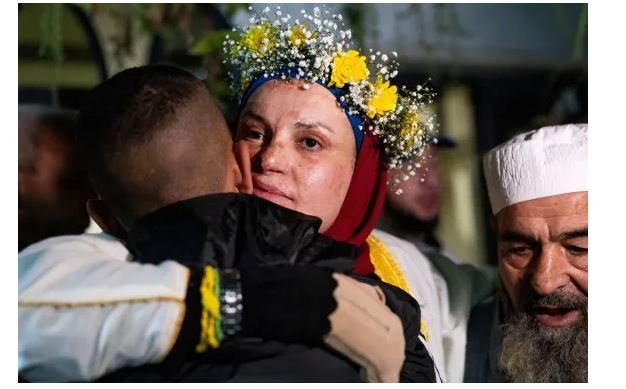 इशरा जाबिसः इजरायाली प्रहरीले ढोका थुनिदिदाँ कार भित्रै जलिन्, जो रिहा ८ बर्ष पछि रिहा भईन्