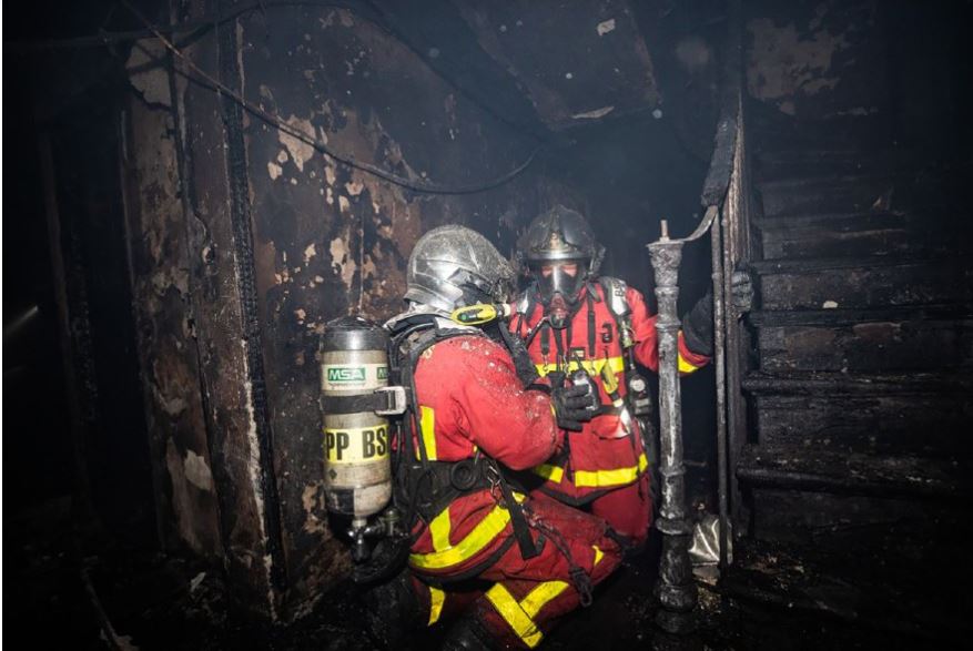 पेरिसको आप्रावसी बस्ने भवनमा आगलागी, तीनको मृत्यु