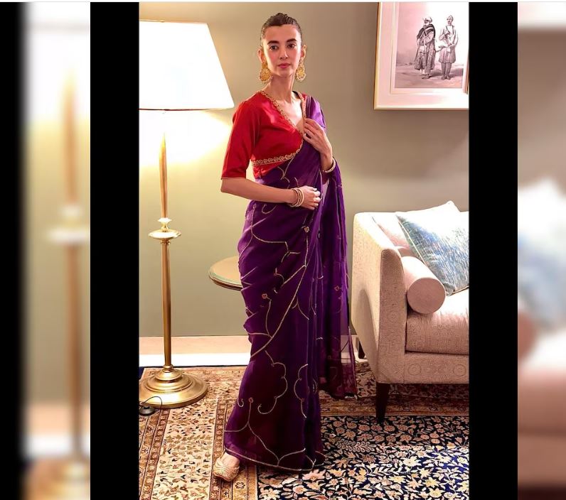 प्रेमिकाले सेयर गरिन बलिउडकै दाेस्राे धनी ऋतिक रोशनसँगका तस्बिरहरू