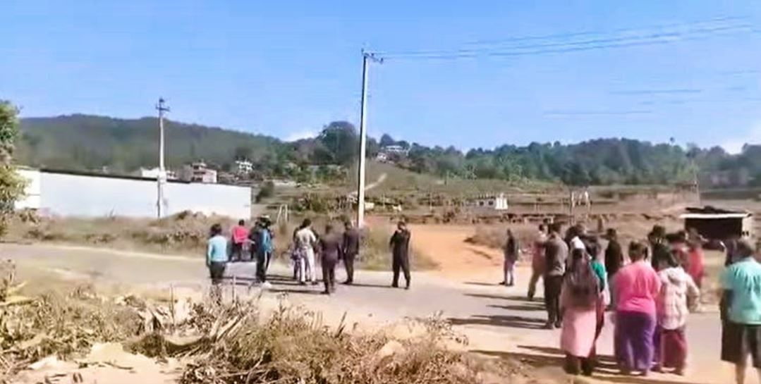 पाँचखालमा बसको ठक्करबाट घाइते वृद्धको निधन, आक्रोशित स्थानीयद्वारा राजमार्ग अवरुद्ध
