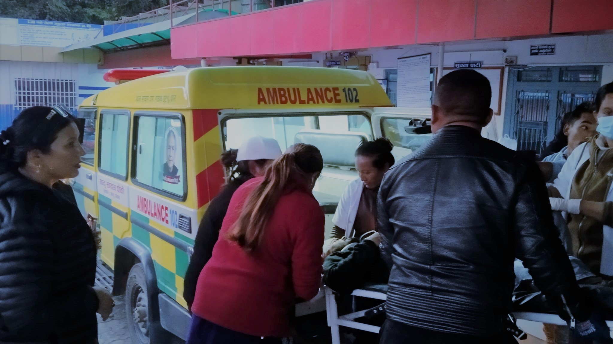 दोलखामा कार–मोटरसाइकल ठोक्किँदा एक युवक गम्भीर घाइते