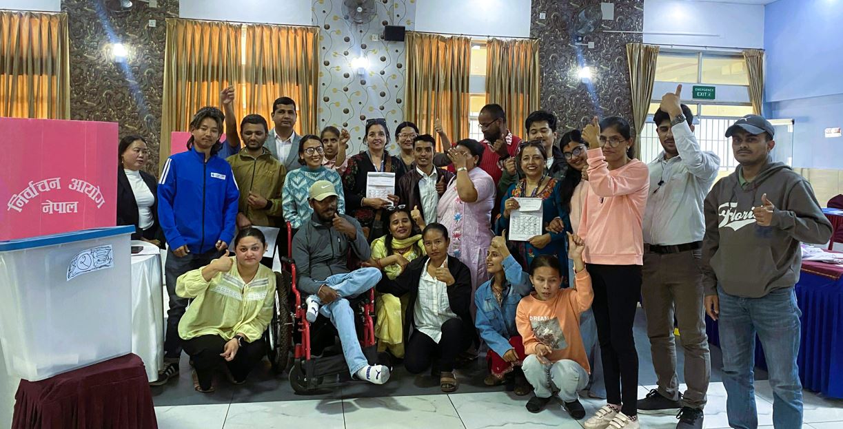 चितवनमा अपाङ्गता भएका व्यक्तिहरुका लागि मतदाता शिक्षा तथा नमुना मतदान कार्यक्रम सम्पन्न