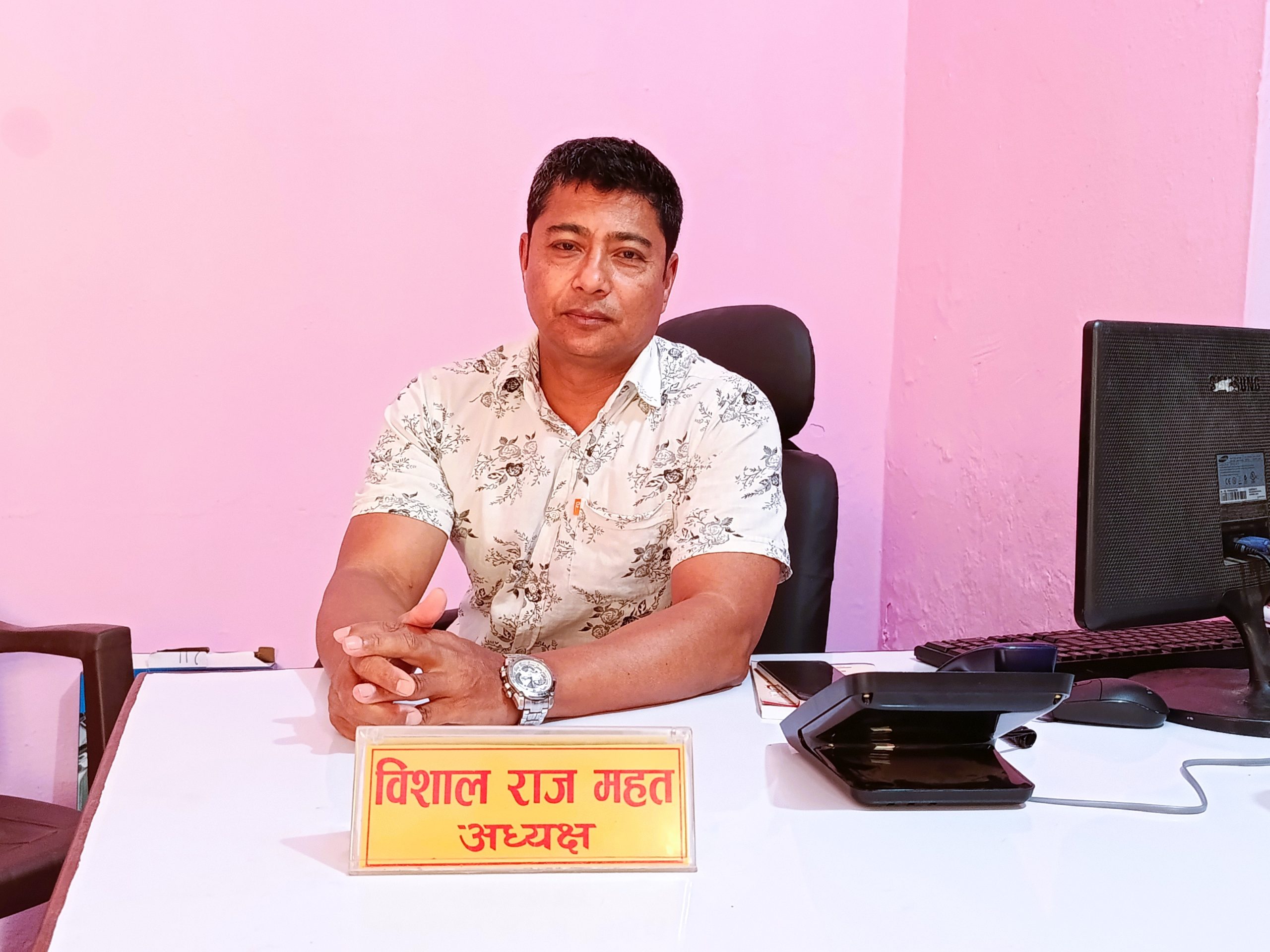 सम्मानको माला र कारबाहीको काँडा : हेटौंडामा बिशाल महतलाई एउटै समाजका दुई अनुहार