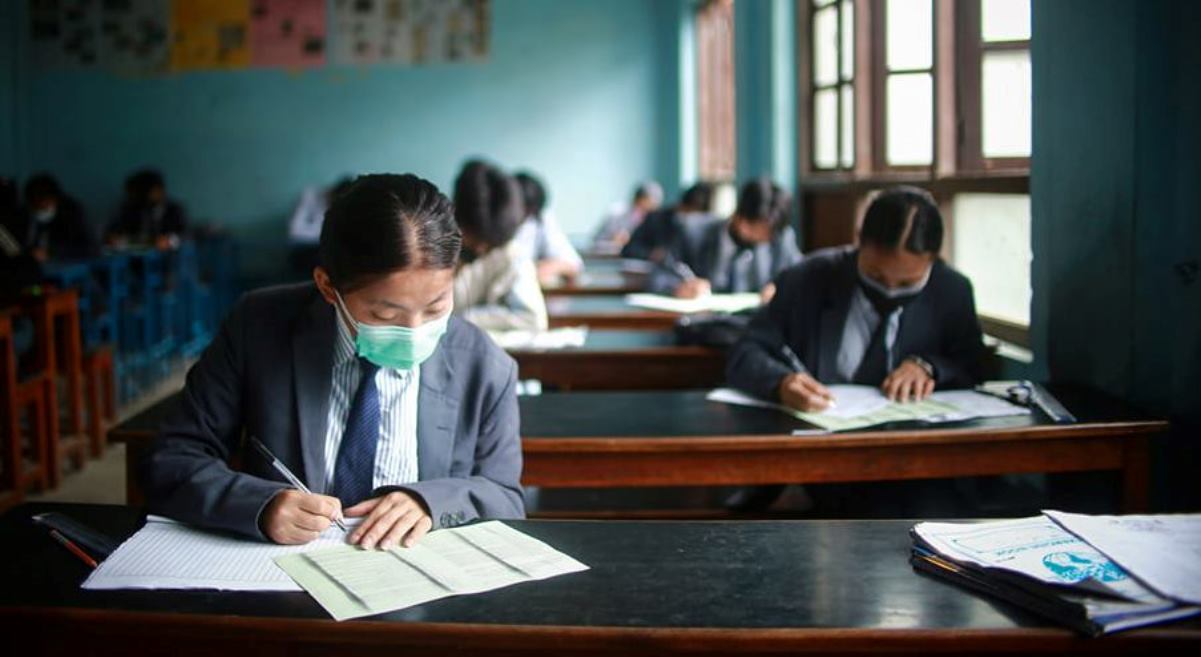 मकवानपुरमा ७ हजारभन्दा बढी विद्यार्थी सहभागी: एसईई परीक्षा सुरु, पहिलो दिन अंग्रेजी सम्पन्न