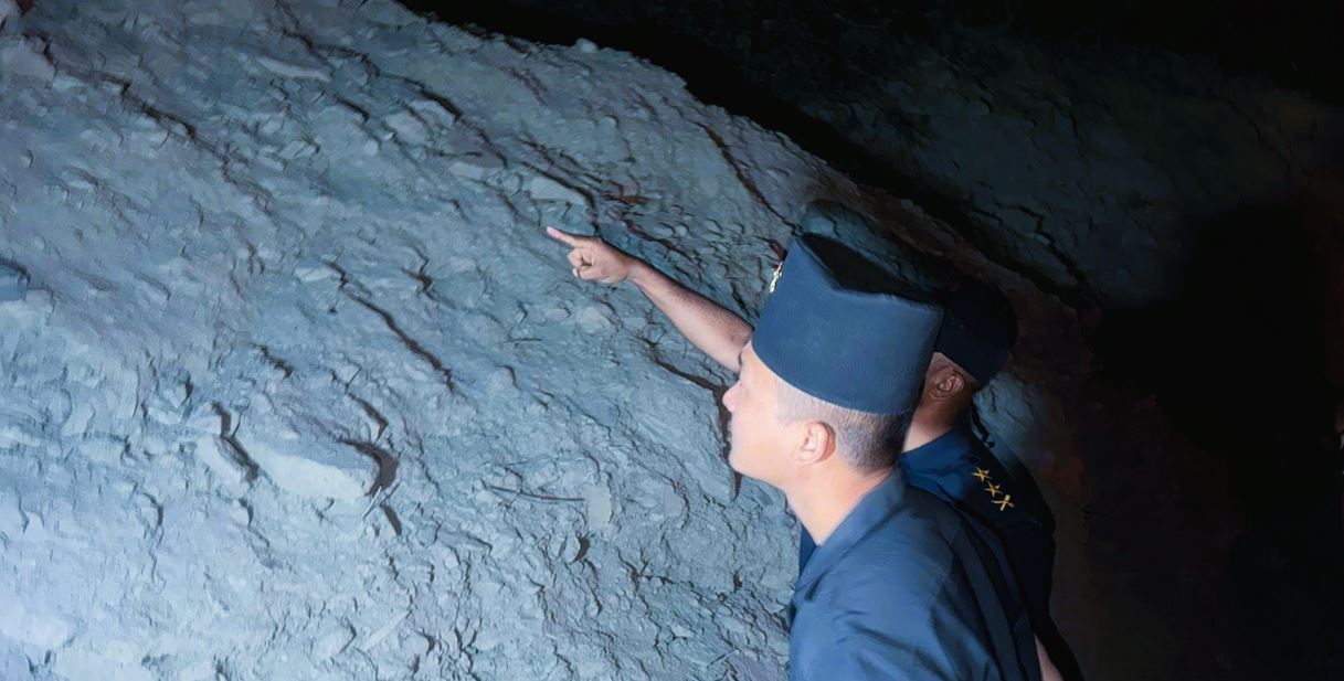 तुइनखोलाको पहिरो समस्या समाधान गर्न गृहमन्त्री गुरुङको निर्देशन, घोप्टेभीरको समेत स्थलगत अवलोकन